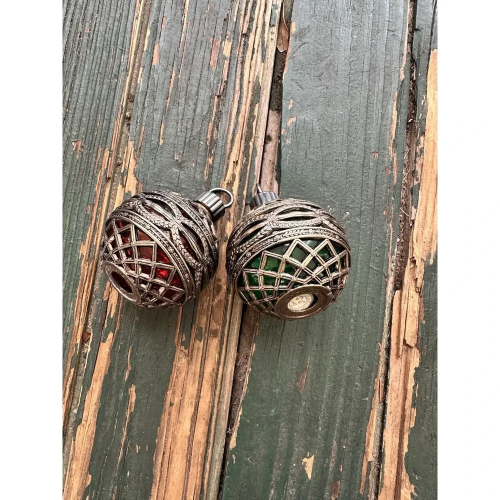Godinger Christmas Ornament Pepper Shakers Green Red‎ Vintage Metal